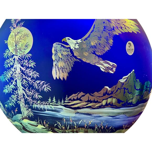 Fenton Favrene Freedom Soars Vase-Connoisseur-Robin Spindler-Eagle Scene-Cobalt - Picture 5 of 10